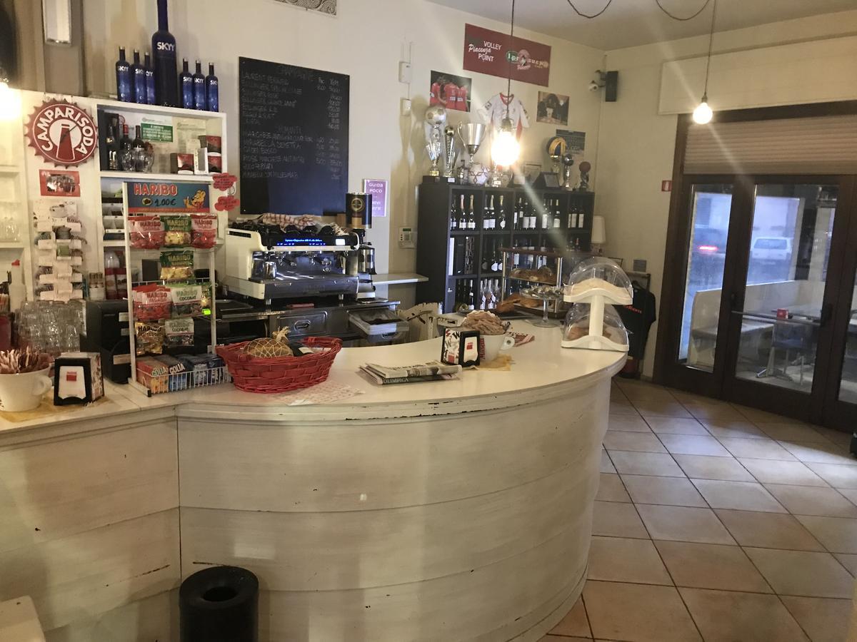 Albergo Centrale Cortemaggiore Bagian luar foto