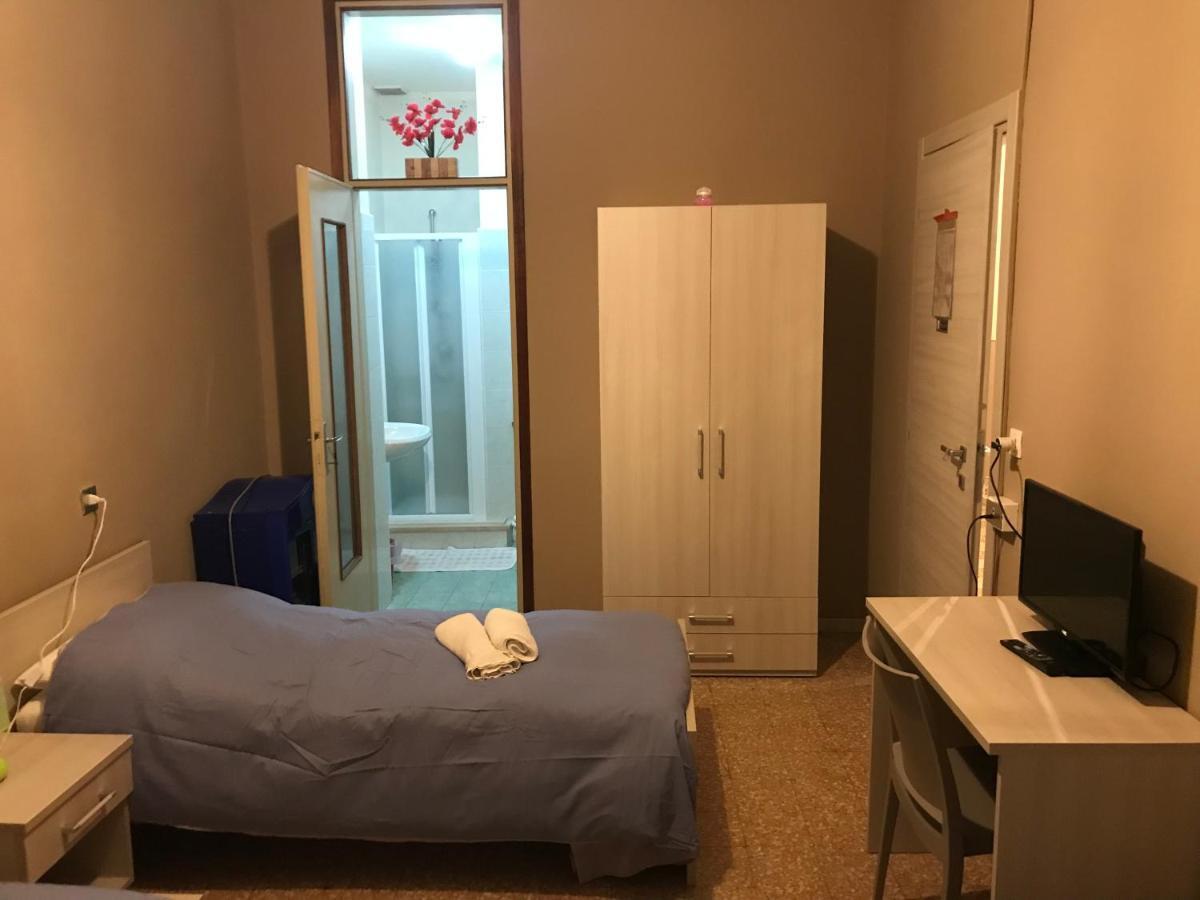 Albergo Centrale Cortemaggiore Bagian luar foto