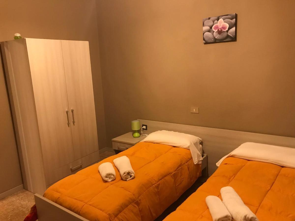 Albergo Centrale Cortemaggiore Bagian luar foto